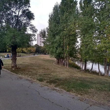 Apartmán Snug Near Airport And Metro *